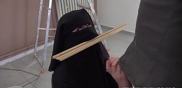  Muslim girl shags with lazy painter